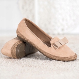 Lords classiques avec un arc VINCEZA beige 4