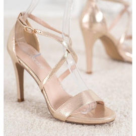 Vinceza Escarpins dorés sexy 1