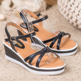 SHELOVET Chaussures compensées décontractées en cuir écologique le noir 1