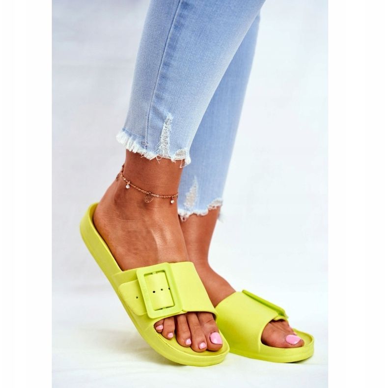 Chaussons pour femmes Big Star avec une boucle verte FF274A390 1