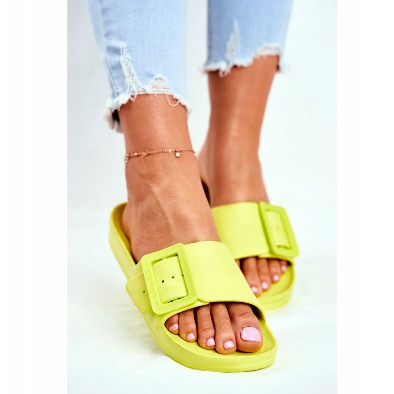 Chaussons pour femmes Big Star avec une boucle verte FF274A390 2