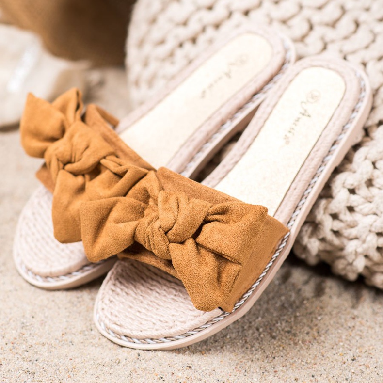 Anesia Paris Pantoufles En Daim Élégantes brun 1