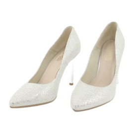 Pompes sur l'espinto C-456/67 blanc avec des motifs métalliques blanche 2