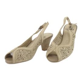 Caprice Sandales En Cuir Ajouré 29606 beige 2 Caprice Sandales En Cuir Ajouré 29606 beige 2