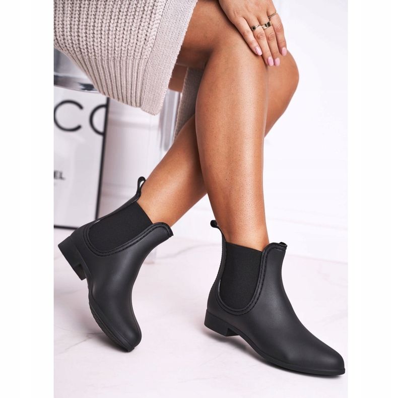 Bottines noires Matt Galoches pour femme Answear 2