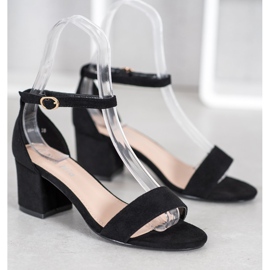 Nio Nio Sandales confortables sur un bar le noir 4