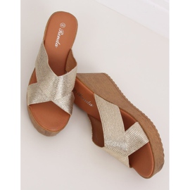Chaussons compensés dorés 10-235 Gold 1
