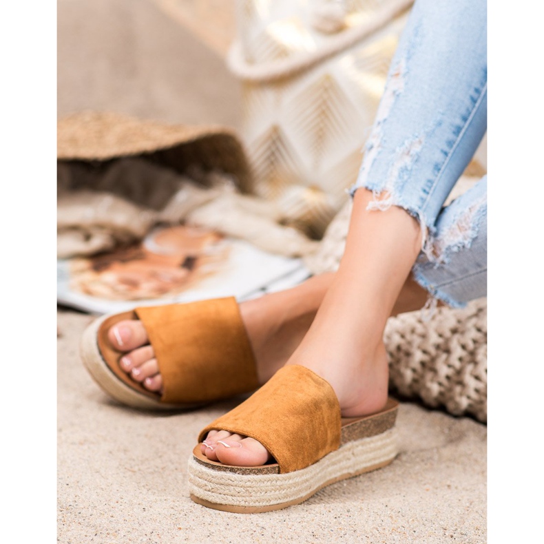 Renda Pantoufles En Daim Sur La Plateforme brun 1