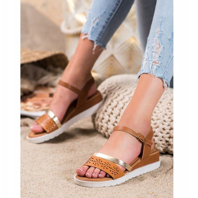 Renda Sandales compensées en cuir écologique brun 1