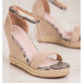 Goodin Sandales compensées en daim beige 3
