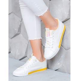 SHELOVET Baskets Avec Eco Cuir Nice blanche jaune 1