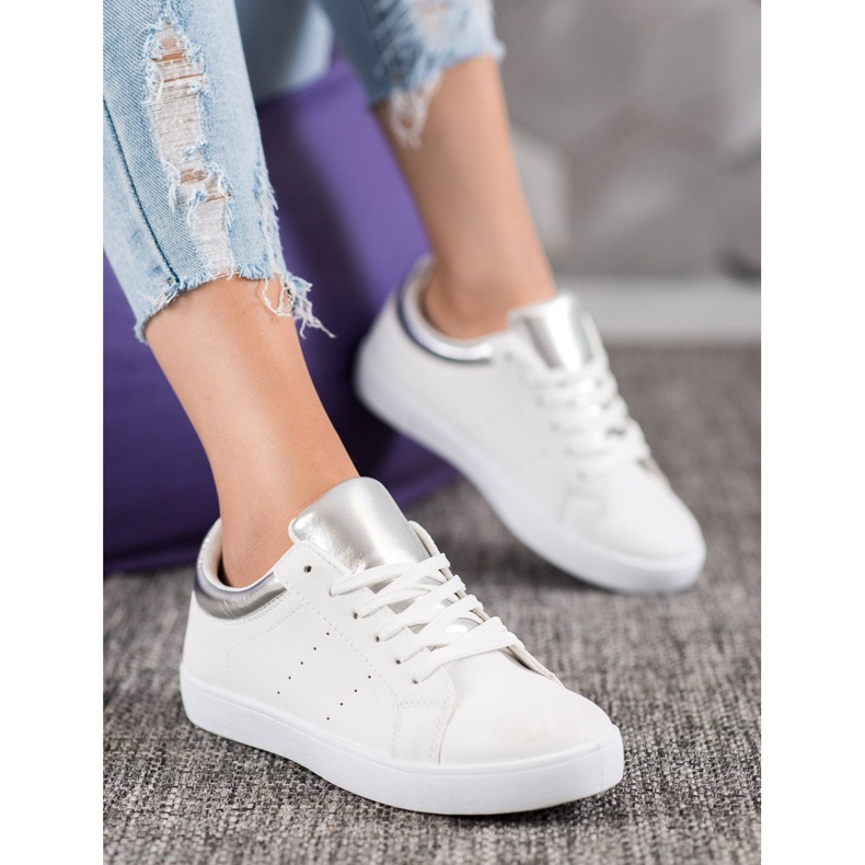 Chaussures de sport blanches gris 1 Chaussures de sport blanches gris 1