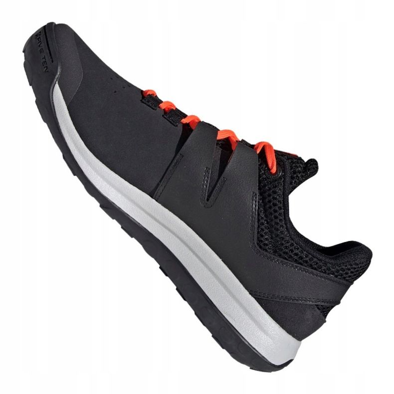Chaussures de trekking adidas Access Leather M BC0878 le noir orange 1 Chaussures de trekking adidas Access Leather M BC0878 le noir orange 1