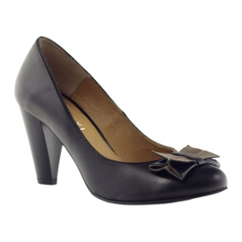 Kotyl Pompes en cuir classique avec un arc 1307 Catyl noir 1