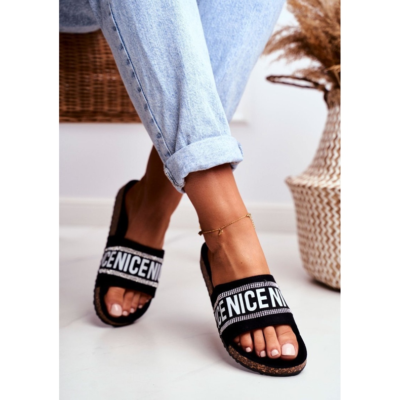 EVE Chaussons Femme Noirs Sur Liège Avec Strass BeNice 1