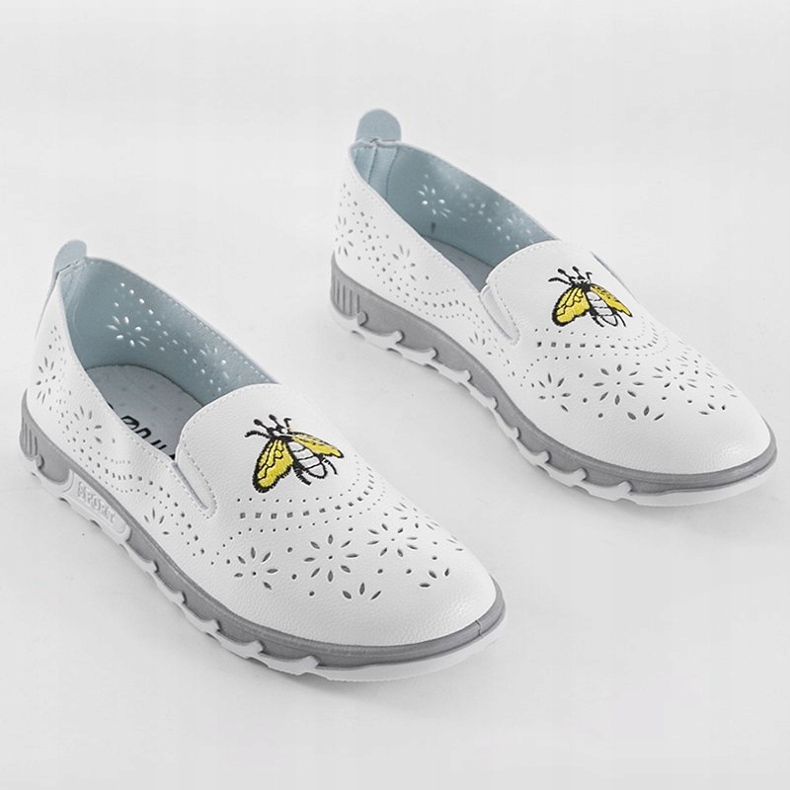 Baskets blanches ajourées avec l'impression JH81172-1 1