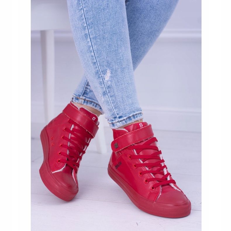 Baskets Big Star isolées rouges pour femmes V274529FW 1