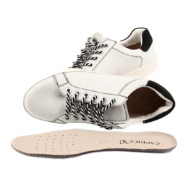 Caprice Sneakers en cuir blanc / bleu marine pour femmes à égalité 23203 blanche 5
