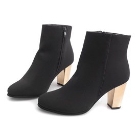 BM Bottes grises sur un poteau B2908 Gris 1 BM Bottes grises sur un poteau B2908 Gris 1