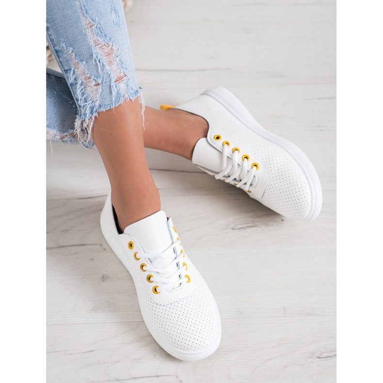 SHELOVET Baskets ajourées avec cuir écologique blanche 2