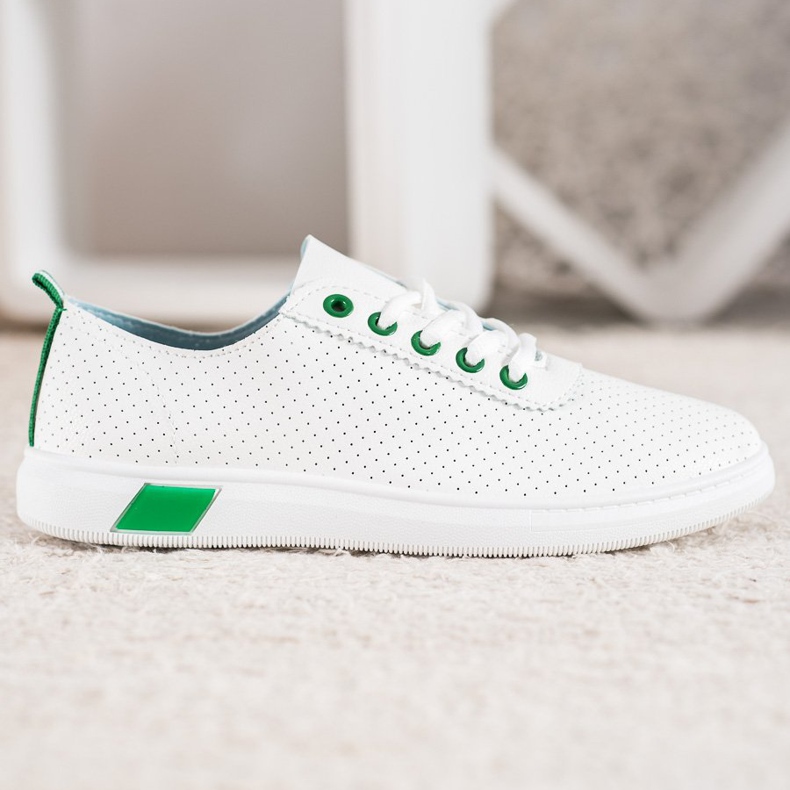 SHELOVET Baskets ajourées avec cuir écologique blanche 1 SHELOVET Baskets ajourées avec cuir écologique blanche 1