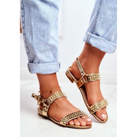Sandales plates pour femmes dorées Lu Boo avec clous Aldona d'or 1