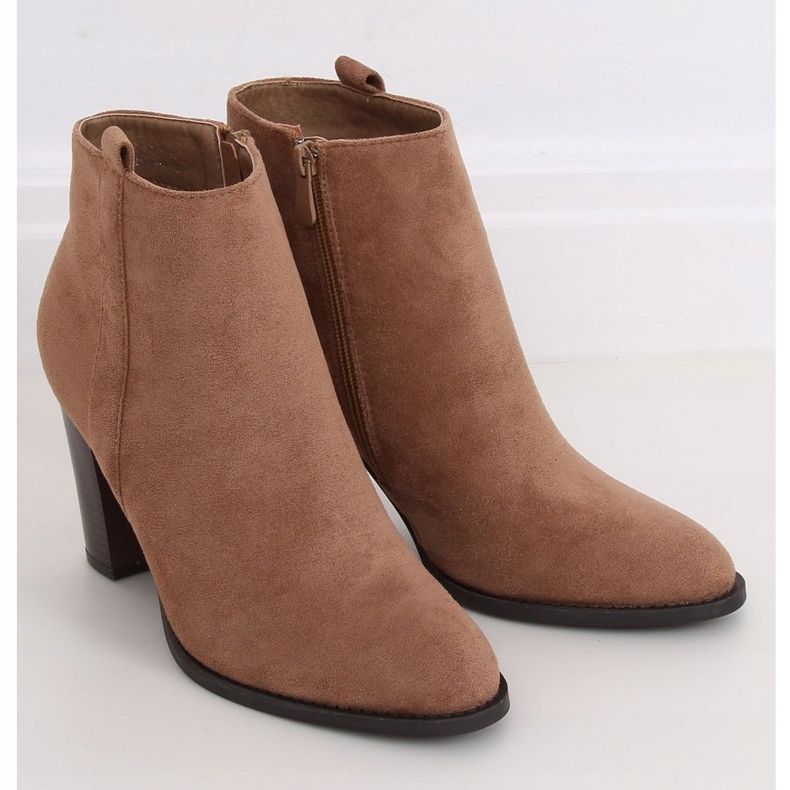 Escarpins beiges classiques UK09P Beige brun 1