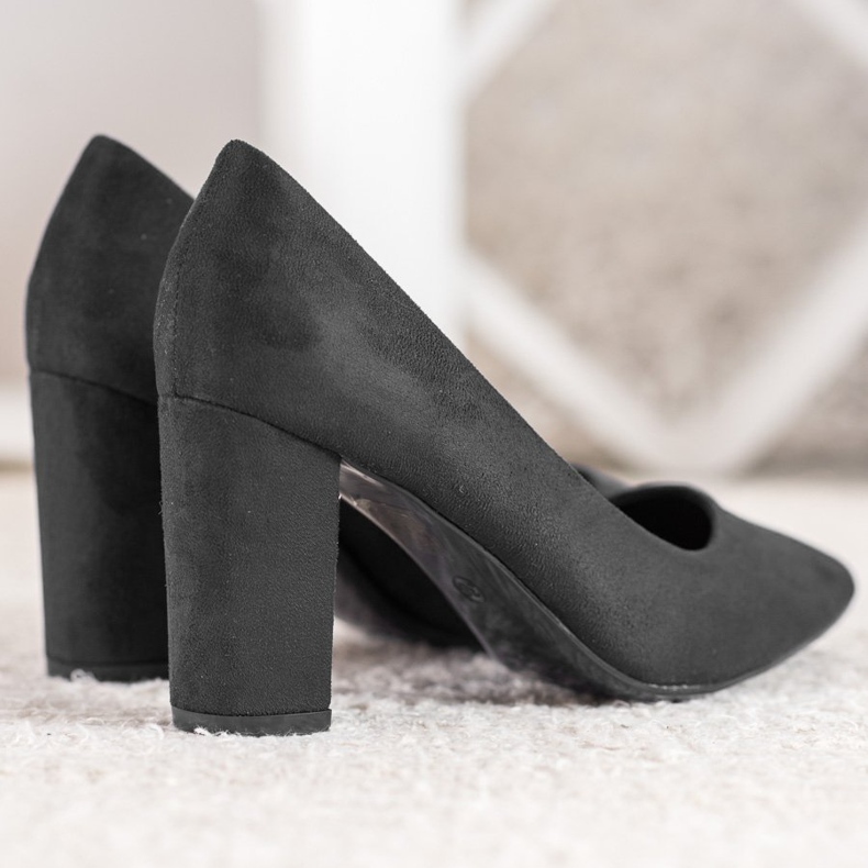 Small Swan Escarpins noirs sur un pilier le noir 1