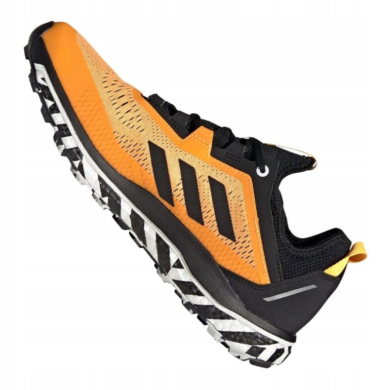 Chaussures Adidas Terrex Agravic Flow M FV2412 noir jaune 1