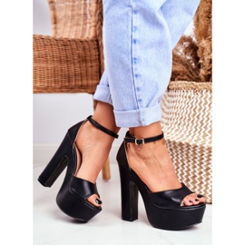 LU BOO Sandales hautes noires sur une plate-forme Bar HighShoes 2