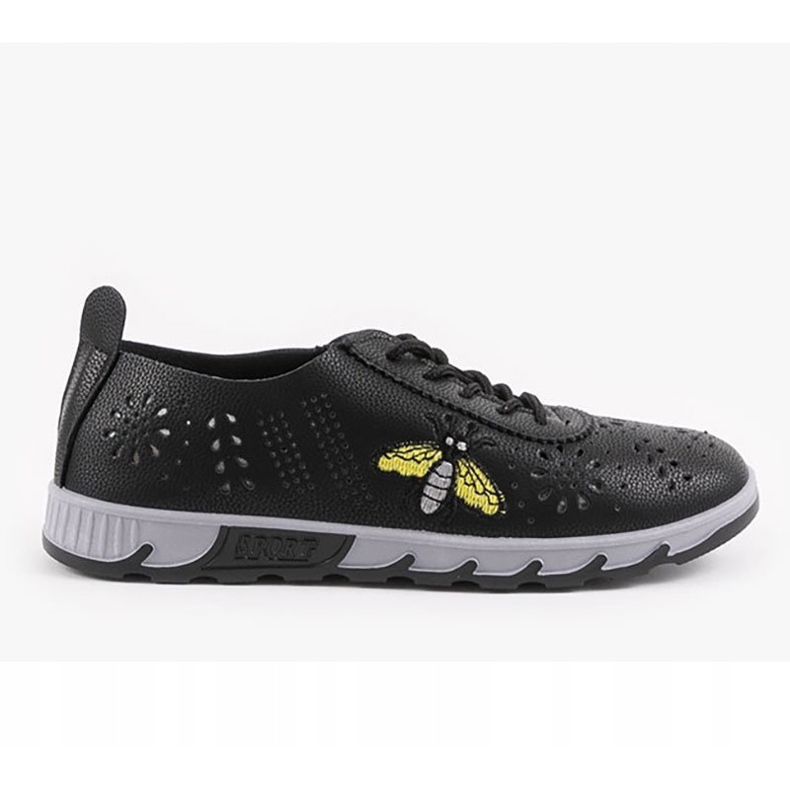 Baskets noires ajourées avec une empreinte de JH81171-3 le noir 1