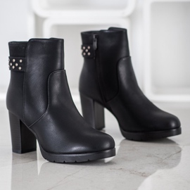 J. Star Bottes noires avec une ceinture décorative le noir 1