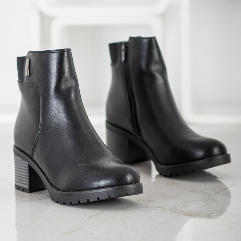 J. Star Bottes confortables sur un poteau noir 1