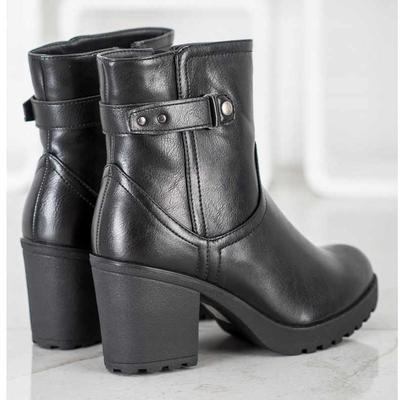 J. Star Bottes chaudes sur le poste noir 1