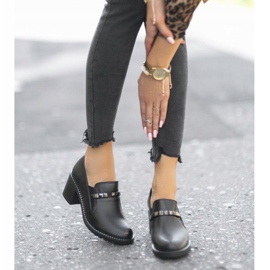 Chaussures noires pour femmes sur le poteau C17-6113 2