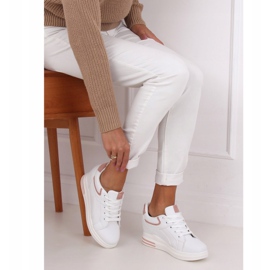 Baskets blanches BY-0370 BLANC/ROSE sur un coin caché 2