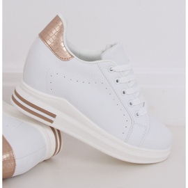 Baskets blanches MY-0367 WHITE / CHAMPAGNE sur un coin caché 3
