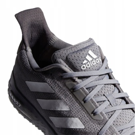 Chaussures Adidas FitBoost Trainer M FV6943 blanc gris 1