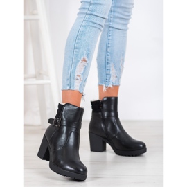 J. Star Bottes confortables en éco-cuir noir 1