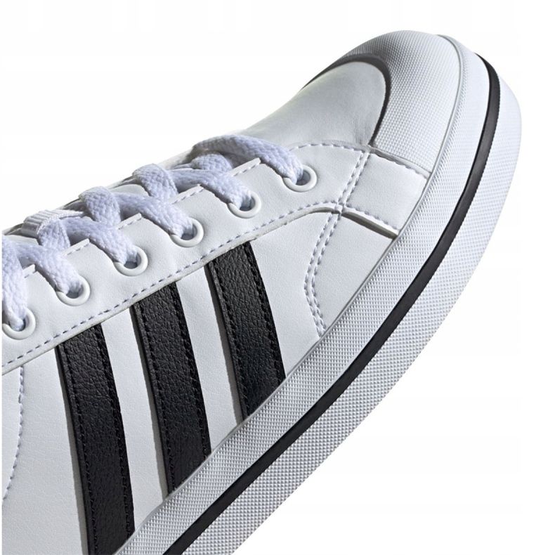 Chaussures Adidas Bravada M FW2887 blanc 1