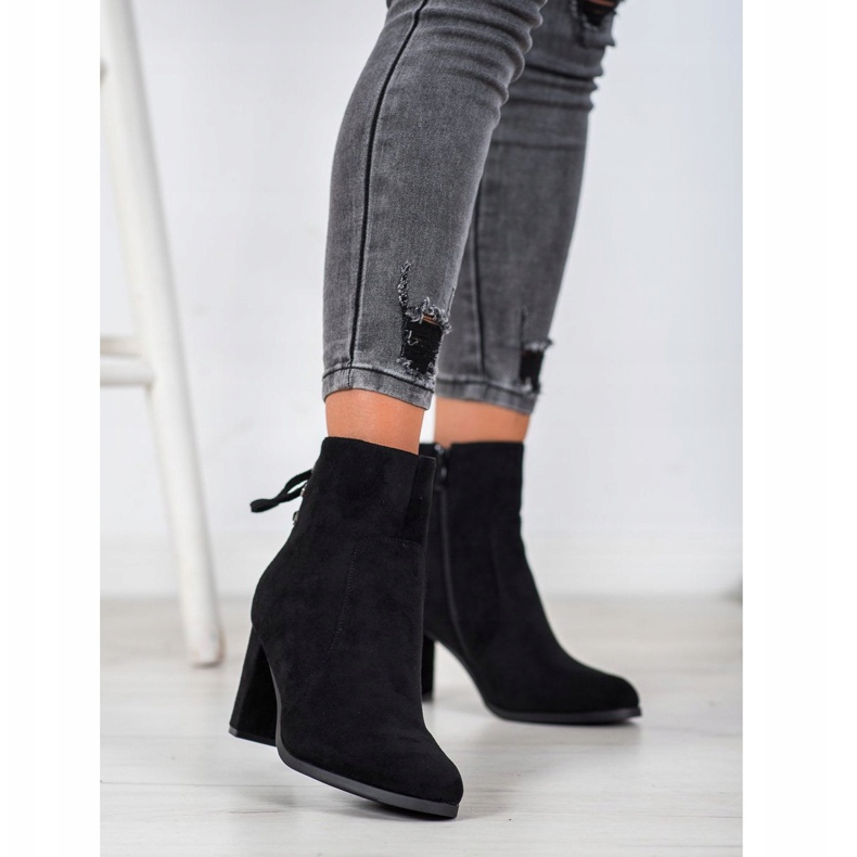 Bottes nouées sur le poste VINCEZA noir 2