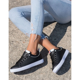 SHELOVET Baskets élégantes en cuir écologique le noir 2 SHELOVET Baskets élégantes en cuir écologique le noir 2