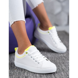 SHELOVET Baskets élégantes en cuir écologique blanche jaune 1