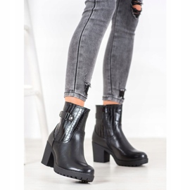 J. Star Bottes chaudes sur le poste noir 1