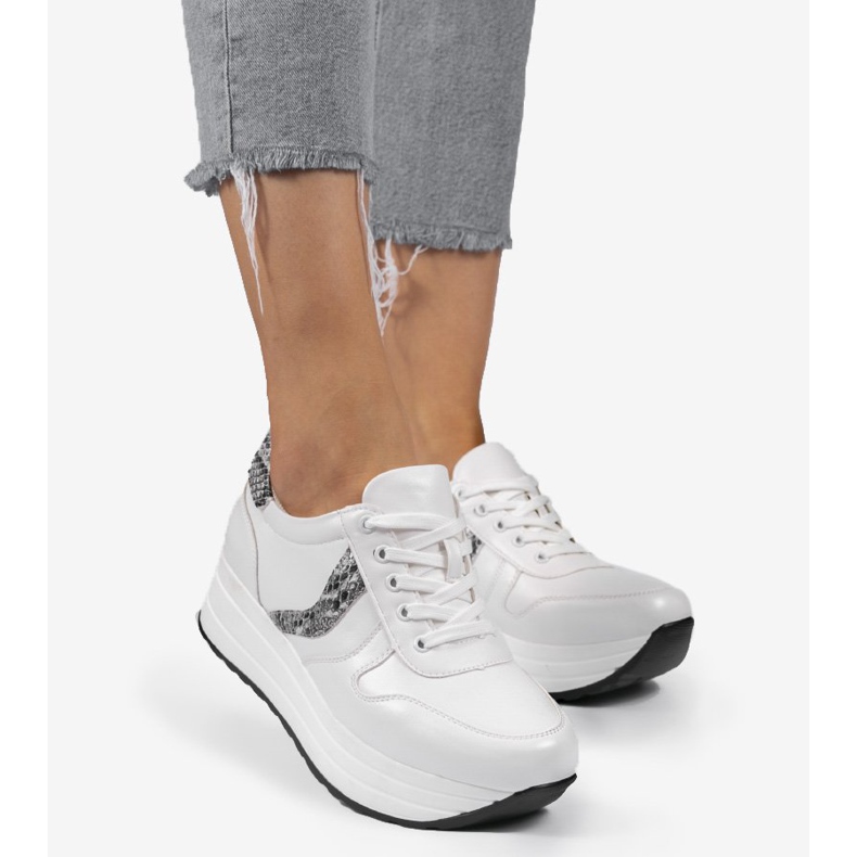 Chaussures de sport blanches, baskets BK-20 1