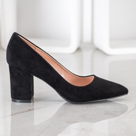 Nio Nio Escarpins noirs sur un pilier 2