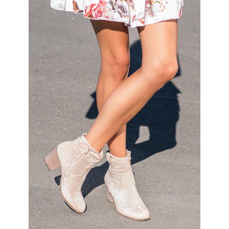 Bestelle Bottes de cowboy ajourées classiques beige 2 Bestelle Bottes de cowboy ajourées classiques beige 2