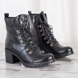 Travailleurs sur le poste VINCEZA noir 1