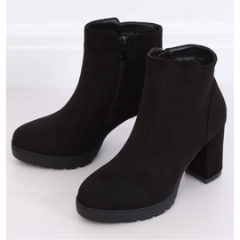 Bottes noires sur le protecteur noir 4144 Noir le noir 2