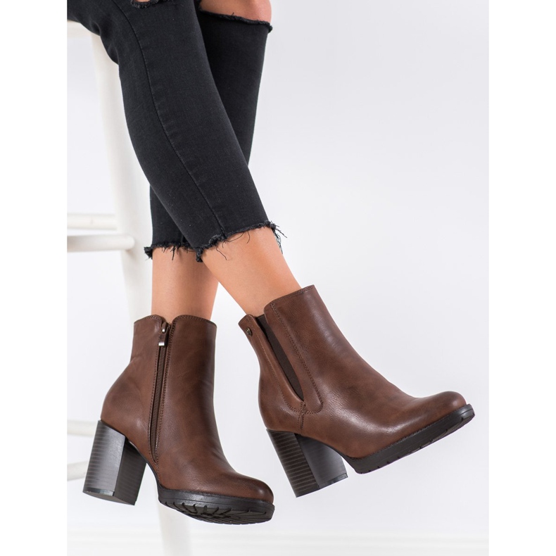 Weide Bottes confortables sur un poteau brun 2